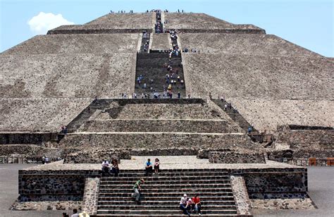 Teotihuacan Pyramids Construction: 宗教儀式與政治權力在古代墨西哥的交織